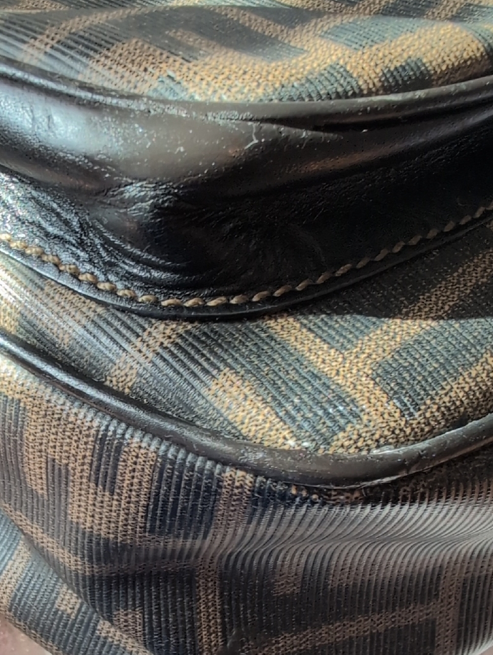 Fendi Vintages Restored Brown Zucca Canvas Crossbody Bag In Good Condition - Picture 11 of 16